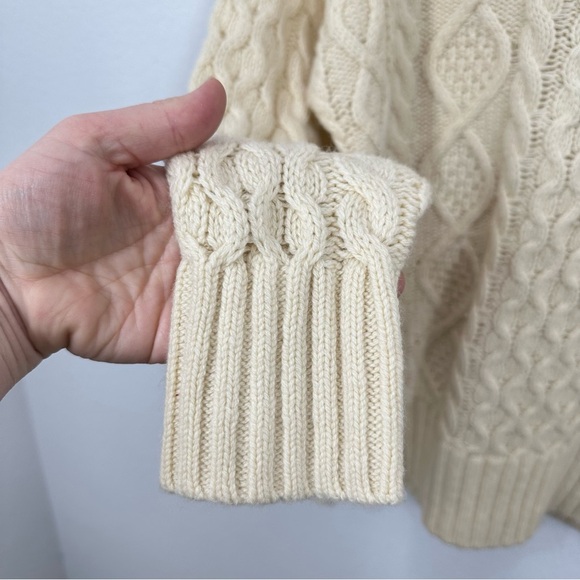 J. Crew Women's XS/S Oversized cable-knit crewneck sweater Eggshell Cream NWT - Picture 4 of 8